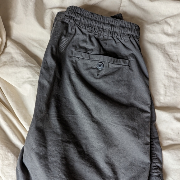 J. CREW Men's Dock Short 6" in Coal Grey - Picture 2 of 3